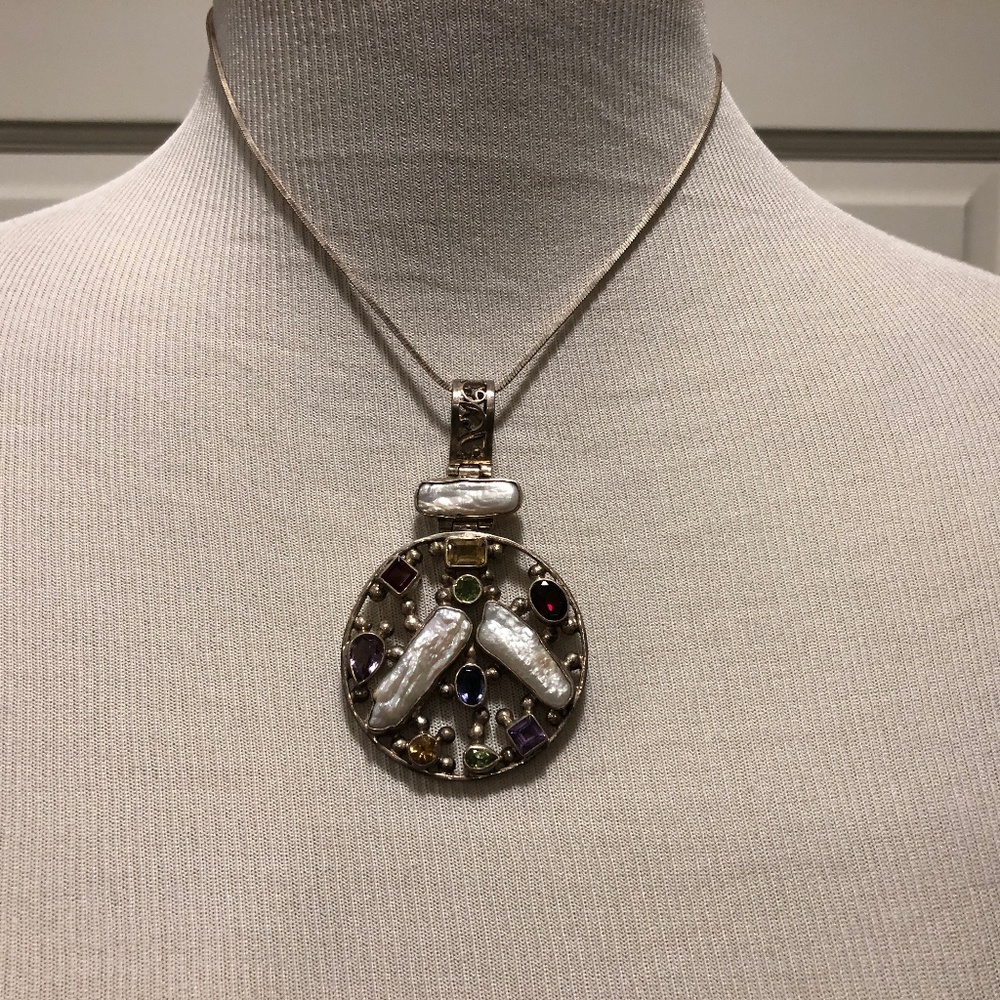 Stones circular necklace VGUC